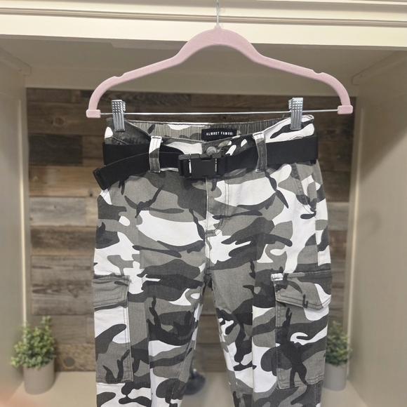 Almost Famous Crave Fame Juniors High-rise Belted Cargo- In Camo - Picture 5 of 8